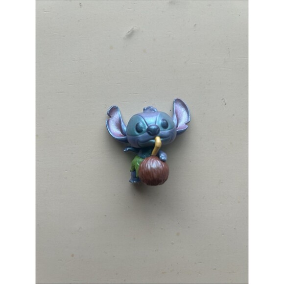 NEW Disney Lilo & Stitch Feed Me Stitch Series 3 Mini Figure - Coconut RARE - Picture 1 of 4